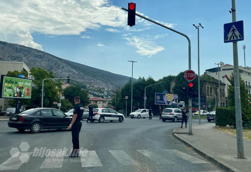 Mostar - Prometne gužve na Bulevaru, pao dio dizalice